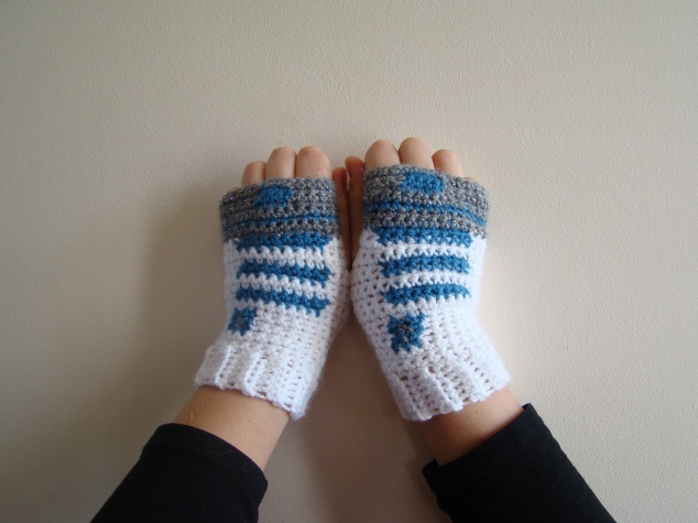 gloves star wars droid robot android crochet r2d2  whiteblue silver fingerless mittens crochet knitted