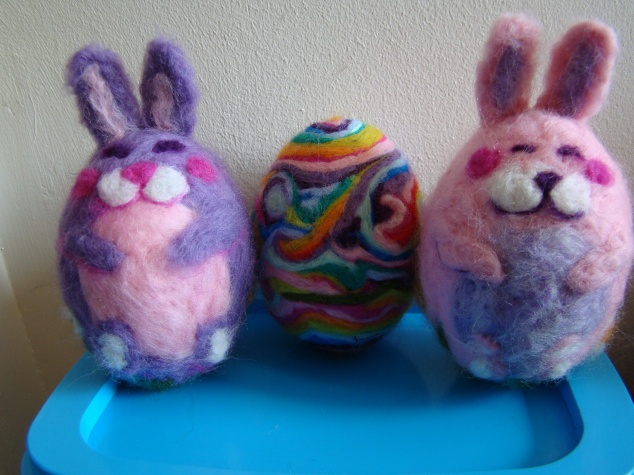 easter holidays rabbit bunny bunnies pink purple  narcissus daffodil rainbow butterfly needle felting bees grass happy cute crafts handmade 