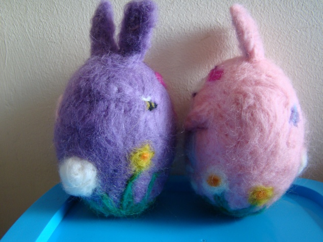 easter holidays rabbit bunny bunnies pink purple  narcissus daffodil rainbow butterfly needle felting bees grass happy cute crafts handmade 